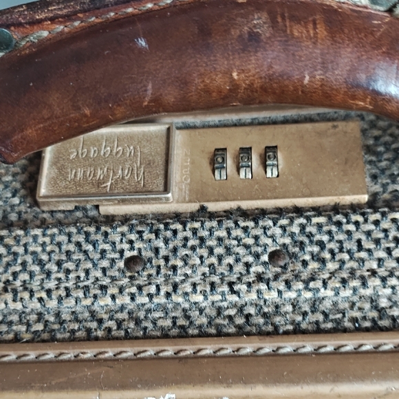 Vintage Tan and Brown Men's Briefcase - Picture 3 of 6